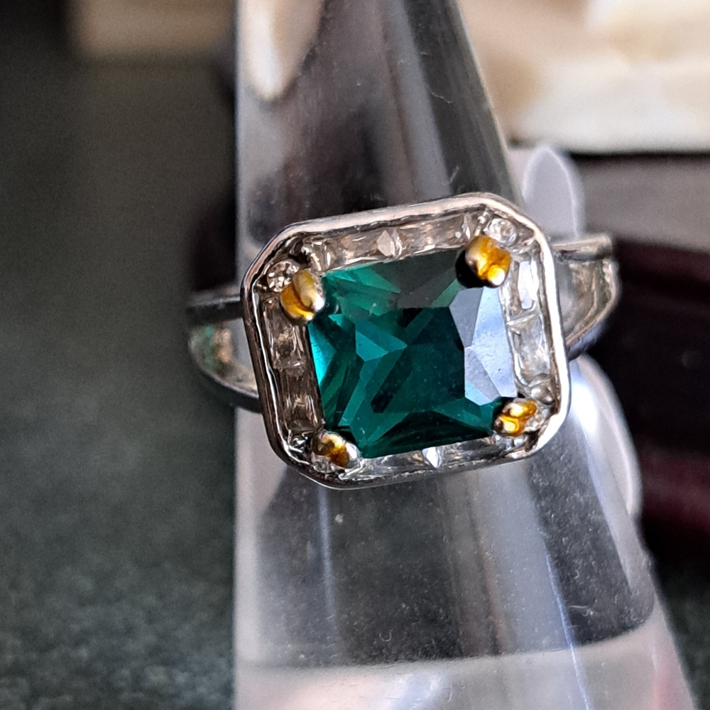 Green Zirconia Ring